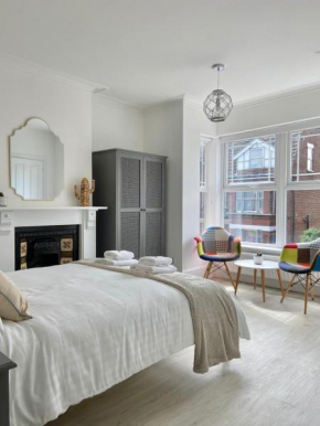 A stunning Victorian house minutes from the beach